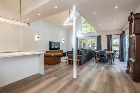 Photo of property in 210 Oriental Parade, Oriental Bay, Wellington, 6011