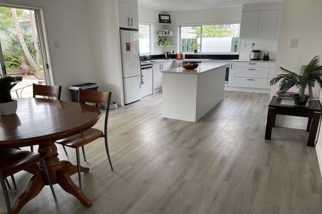 Photo of property in 4 Towra Place, Botany Downs, Auckland, 2010