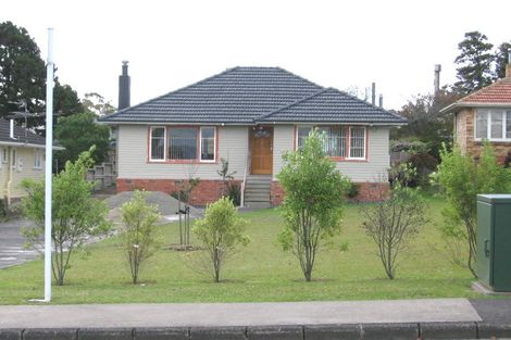 Photo of property in 21 Strid Road, Te Atatu South, Auckland, 0610
