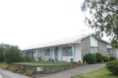Photo of property in 8a Cederholm Grove, Brown Owl, Upper Hutt, 5018