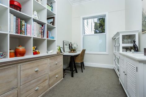 Photo of property in 10a Olwyn Place, Greenhithe, Auckland, 0632