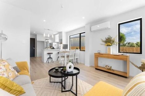 Photo of property in 8/67 Royal View Road, Te Atatu South, Auckland, 0610