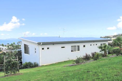 Photo of property in 186 Whangaparaoa Road, Red Beach, 0932