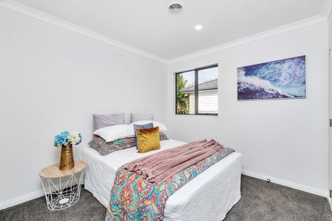 Photo of property in 35 English Oak Drive, Schnapper Rock, Auckland, 0632