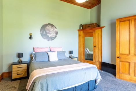 Photo of property in 16 Ross Street, Woodville, 4920