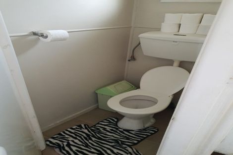 Photo of property in 19 Paton Avenue, Te Atatu South, Auckland, 0610