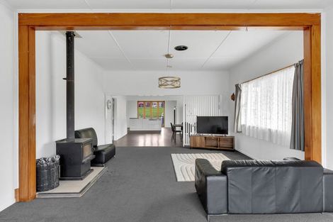 Photo of property in 2 School Road, Tiniroto, Manutuke, 4078