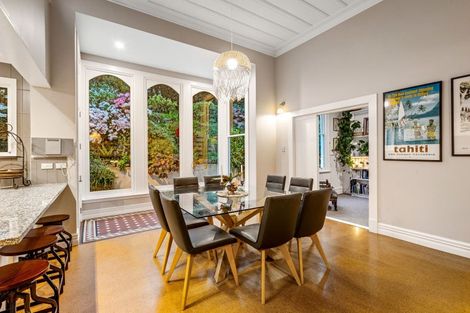 Photo of property in 2 Motu Street, Saint Clair, Dunedin, 9012