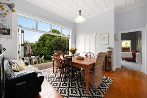 Photo of property in 16 Flynn Road, Hillcrest, Hamilton, 3216