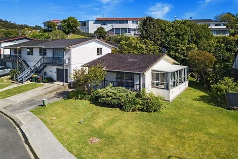 Photo of property in 5 Halyard Place, Whitby, Porirua, 5024