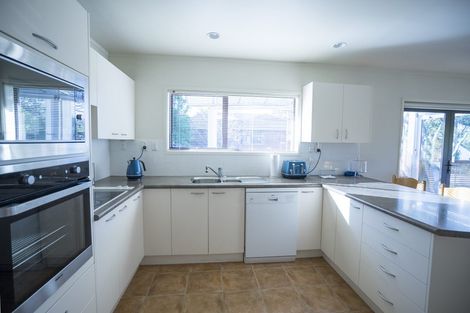 Photo of property in 119 Chelsea View Drive, Chatswood, Auckland, 0626