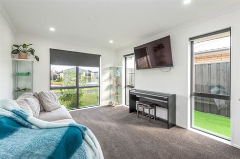 Photo of property in 19 Broadway Parade, Rolleston, 7615
