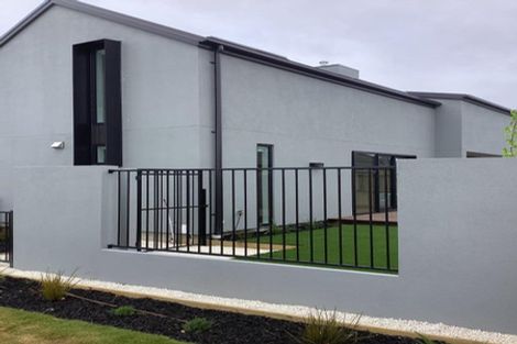 Photo of property in 2/23 Hills Road, Edgeware, Christchurch, 8013