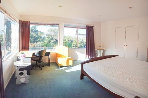 Photo of property in 1/823 East Coast Road, Northcross, Auckland, 0630