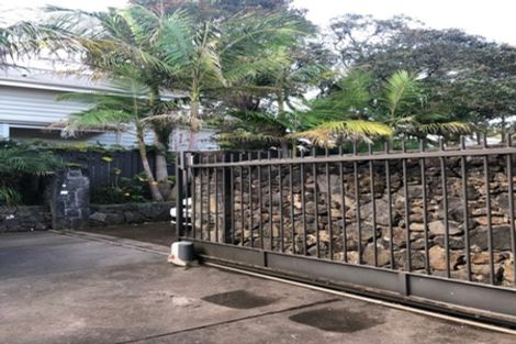 Photo of property in 14 Gwenand Place, Botany Downs, Auckland, 2010
