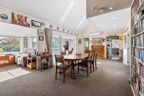 Photo of property in 737 Dillons Point Road, Dillons Point, Blenheim, 7273