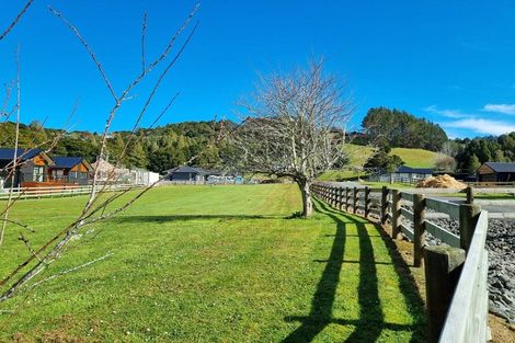 Photo of property in 6 Bonnie Doon Place, Kauri, 0185