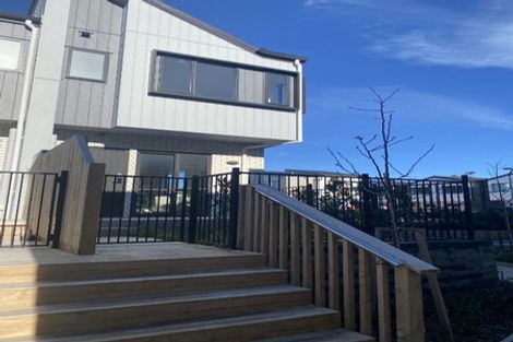 Photo of property in 25 Paetai Lane, Te Atatu Peninsula, 0610