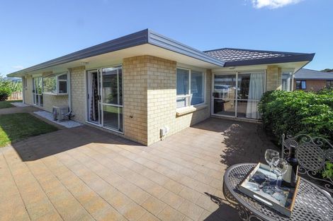 Photo of property in 17 Crown Hill, Paraparaumu, 5032
