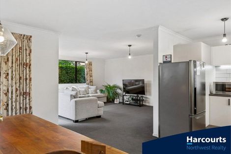 Photo of property in 169j Colwill Road, Massey, Auckland, 0614