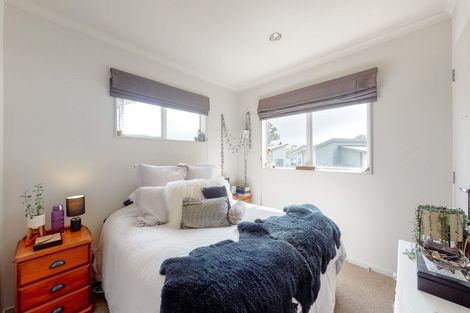 Photo of property in 57 Glanmire Road, Newlands, Wellington, 6037