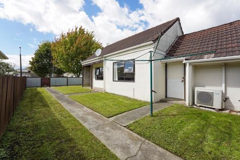 Photo of property in 51f1- Henry Street, Ebdentown, Upper Hutt, 5018