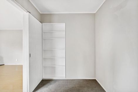 Photo of property in 2/9 Paruru Avenue, Northcote, Auckland, 0627