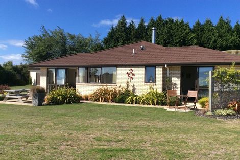 Photo of property in 90 Loch Views Road, Acacia Bay, Taupo, 3385
