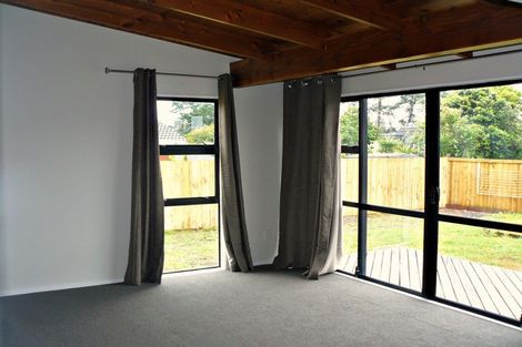Photo of property in 120 Lynwood Road, New Lynn, Auckland, 0600
