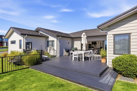 Photo of property in 6 Tuhua Close, Wharewaka, Taupo, 3330