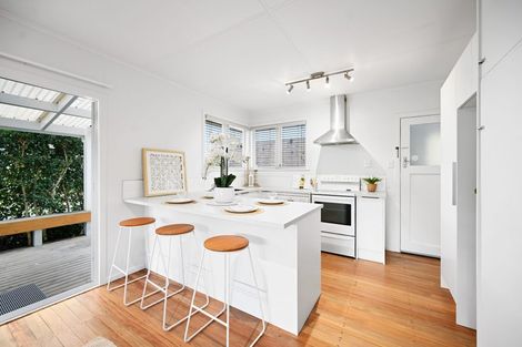 Photo of property in 64 Aurora Terrace, Hillcrest, Hamilton, 3216