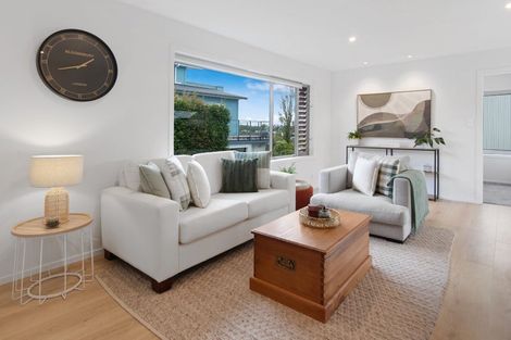 Photo of property in 18 Ridge Road, Waiake, Auckland, 0630