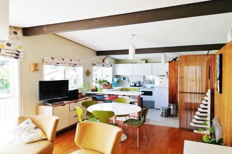 Photo of property in 10 Paramu Avenue, Birkdale, Auckland, 0626