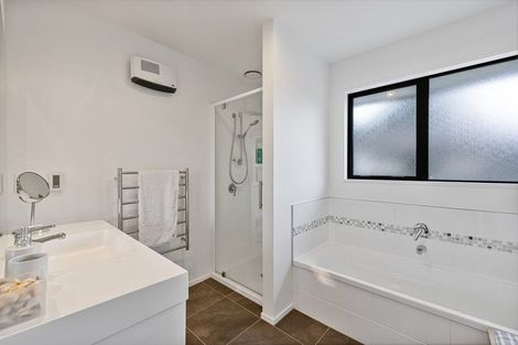 Photo of property in 30 Hemingway Place, Spencerville, Christchurch, 8083
