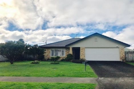 Photo of property in 15 Hillwell Drive, Henderson, Auckland, 0612