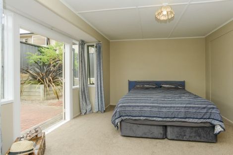 Photo of property in 6 Watts Street, Waipawa, 4210