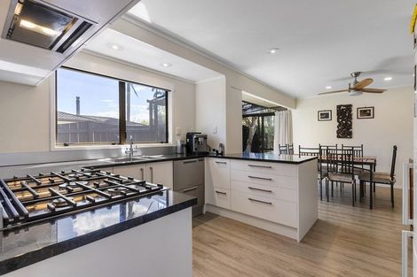 Photo of property in 66 Sunderlands Road, Half Moon Bay, Auckland, 2012