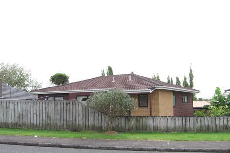Photo of property in 8a Paton Avenue, Te Atatu South, Auckland, 0610
