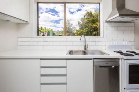 Photo of property in 21f1- Roband Crescent, Brown Owl, Upper Hutt, 5018