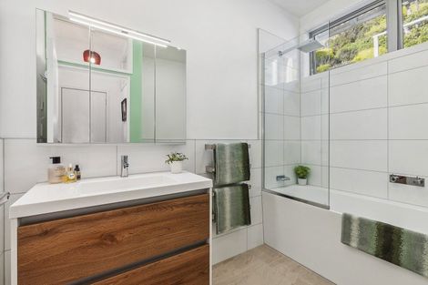 Photo of property in 69 Mantell Street, Seatoun, Wellington, 6022