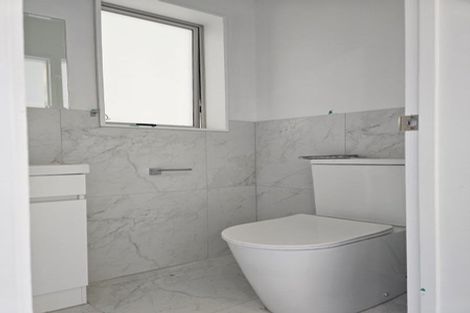 Photo of property in 12f Minaret Drive, Bucklands Beach, Auckland, 2014