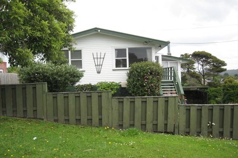 Photo of property in 28 Stanley Road, Glenfield, Auckland, 0629