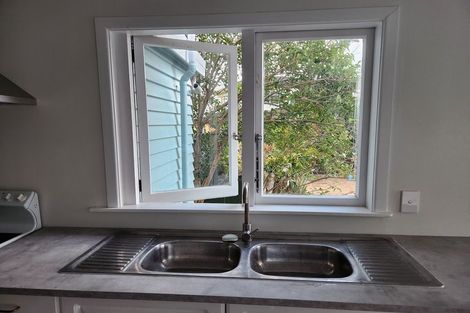 Photo of property in 8 Alston Avenue, Kelston, Auckland, 0602