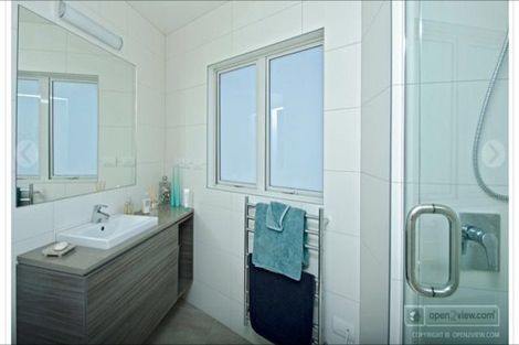Photo of property in 154 Marine Parade, Mount Maunganui, 3116