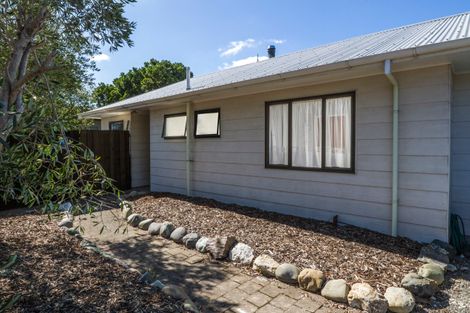 Photo of property in 2 Waimea West Road, Brightwater, 7022