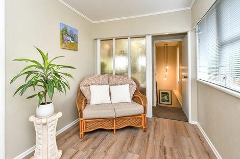 Photo of property in 21 Hatherlow Street, Glenfield, Auckland, 0629