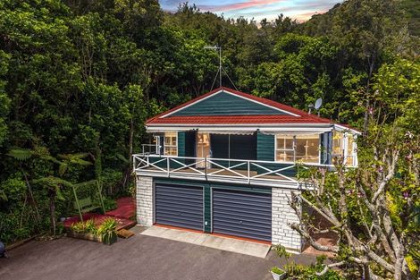 Photo of property in 15b Kakariki Grove, Waikanae, 5036