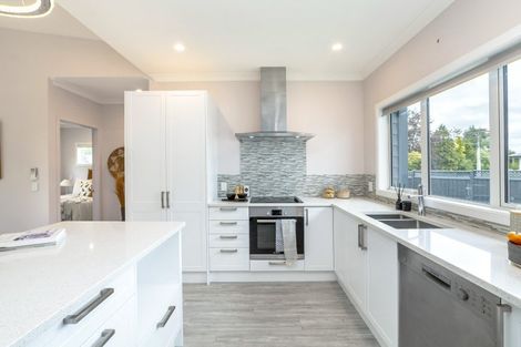 Photo of property in 8 Mahupuku Street, Greytown, 5712