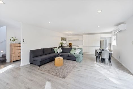 Photo of property in 1a Miro Street, New Lynn, Auckland, 0600