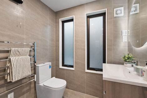 Photo of property in 1d Maxwelton Drive, Mairangi Bay, Auckland, 0630